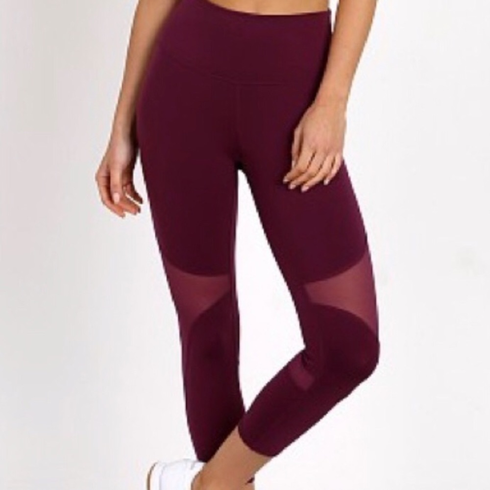 Alo Yoga - High Waist Coast Capri 🍇 Juneberry